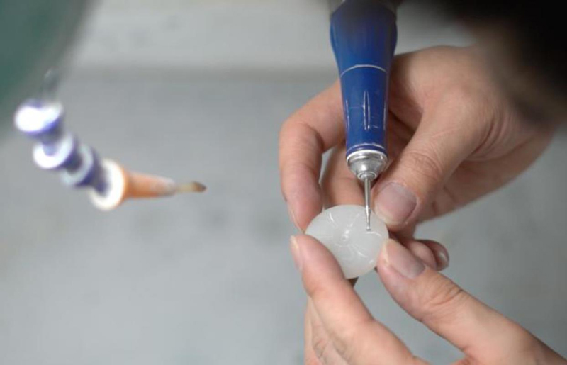 和田玉雕刻:雕琢出的艺术瑰宝